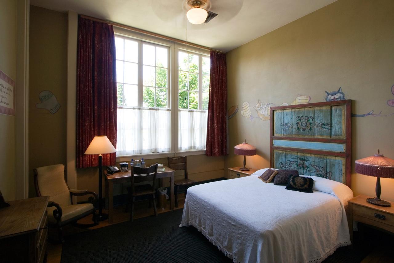 Hotel Mcmenamins Kennedy School Portland Exteriér fotografie